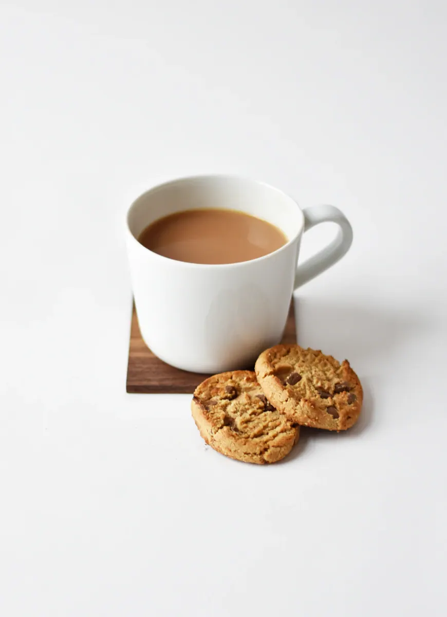 Café sendo preparado em método pour over com filtro de papel